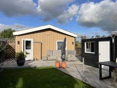 Lakeside by R - achtertuin in de herfst